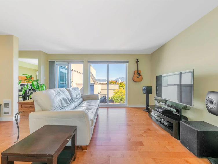 1362 W 7th Avenue, Vancouver, BC, V6H 3W5 - 4