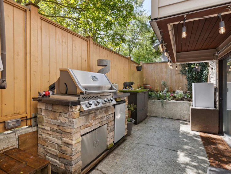 101-2045 Franklin Street, Vancouver, BC, V5L 1R4 - 2
