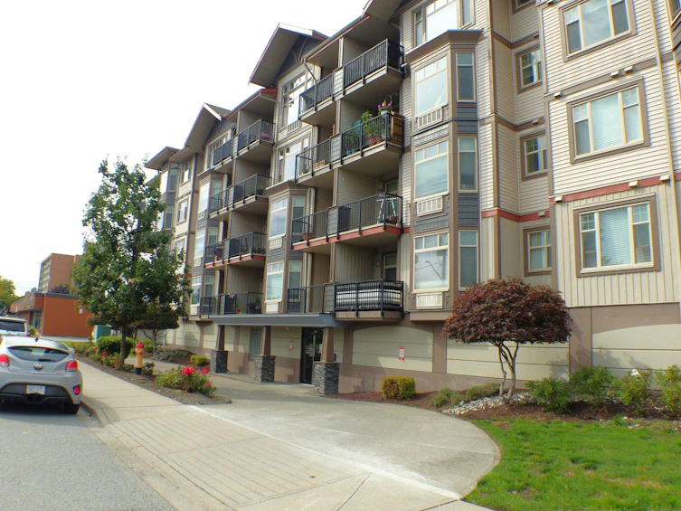 205-46021 Second Avenue, Chilliwack, BC, V2P 1S6 - 2
