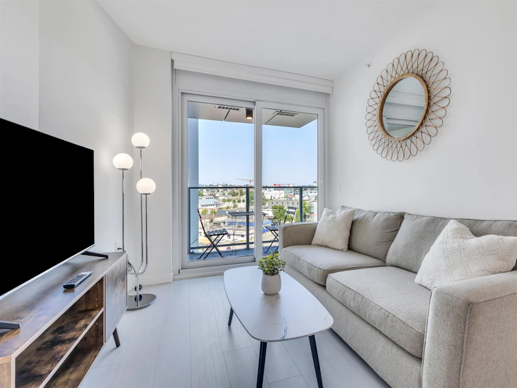 911-180 East 2 Avenue, Vancouver, BC, V5T 0K4 - 2