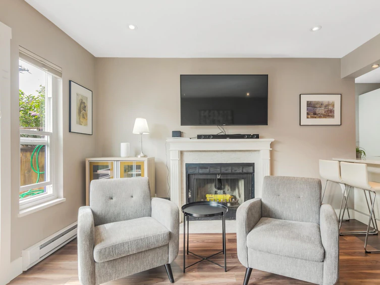 90 West 16th Avenue, Vancouver, BC, V5Y 1Y6 - 8