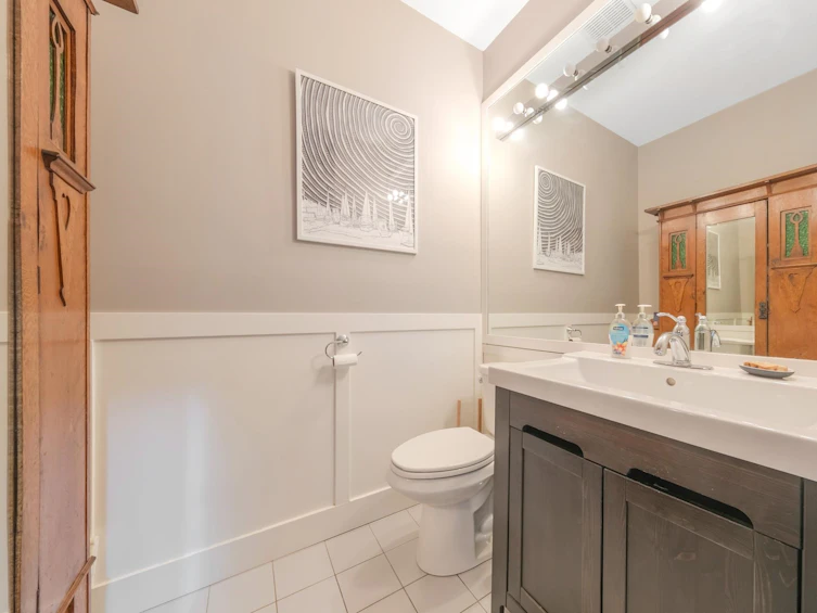 90 West 16th Avenue, Vancouver, BC, V5Y 1Y6 - 19