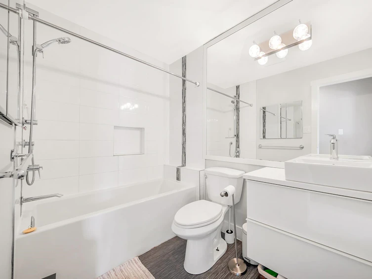 90 West 16th Avenue, Vancouver, BC, V5Y 1Y6 - 24