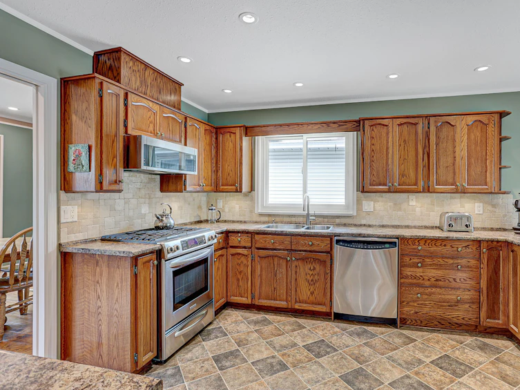 20123 Ashley Crescent, Maple Ridge, BC, V2X 0P4 - 8