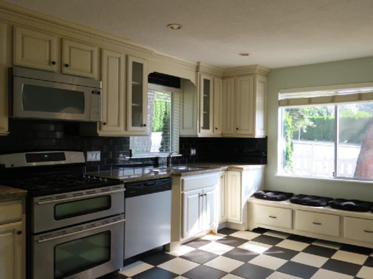 12946 Marine Drive, Surrey, BC, V4A 1E2 - 12