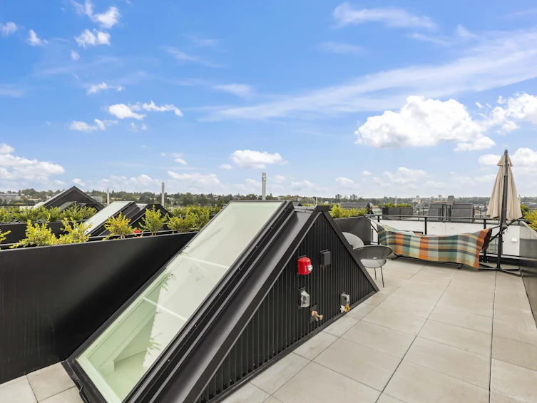 339-1120 East Georgia Street, Vancouver, BC, V6A 1Z3