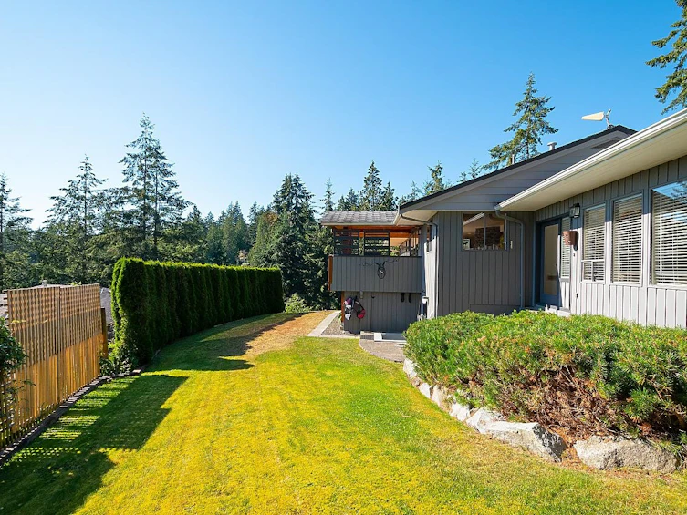 1526 Whitesails Drive, Bowen Island, BC, V0N 1G2 - 2