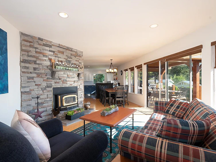 1526 Whitesails Drive, Bowen Island, BC, V0N 1G2 - 14