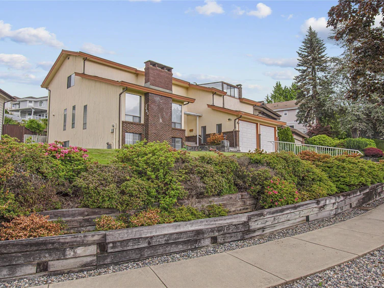 2920 Camrose Drive, Burnaby, BC, V5A 3W9 - 2