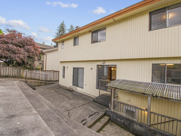 2920 Camrose Drive, Burnaby, BC, V5A 3W9 - 35