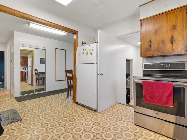 9490 Menzies Street, Chilliwack, BC, V2P 5Z4 - 6