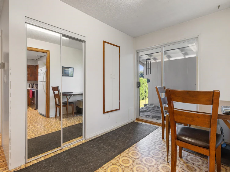 9490 Menzies Street, Chilliwack, BC, V2P 5Z4 - 9