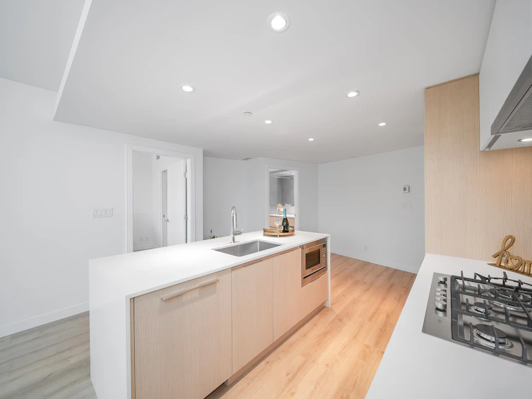 511-1500 Fern Street, North Vancouver, BC, V7J 0E6 - 9