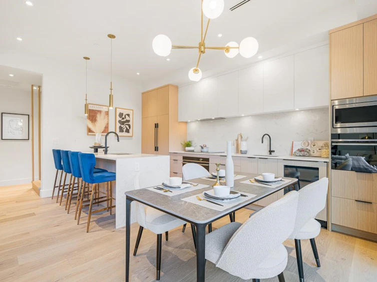 32 E 37th Avenue, Vancouver, BC, V5W 1E2 - 7