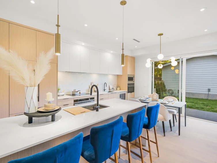 32 E 37th Avenue, Vancouver, BC, V5W 1E2 - 10