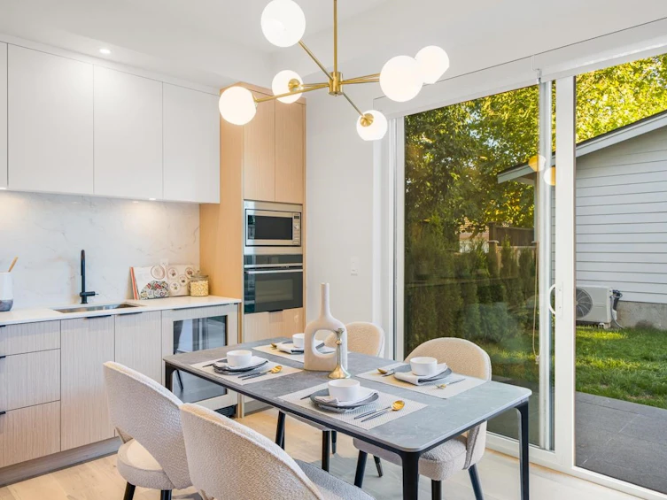 32 E 37th Avenue, Vancouver, BC, V5W 1E2 - 11