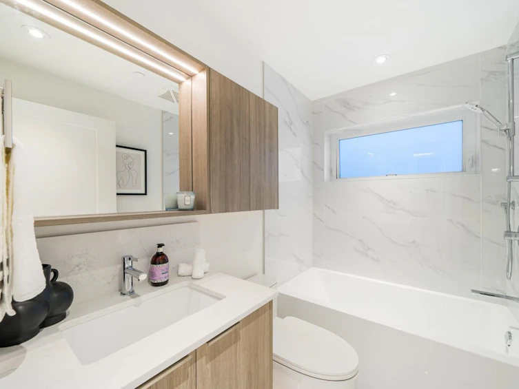 32 E 37th Avenue, Vancouver, BC, V5W 1E2 - 23