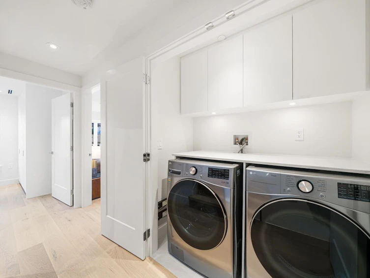 32 E 37th Avenue, Vancouver, BC, V5W 1E2 - 24