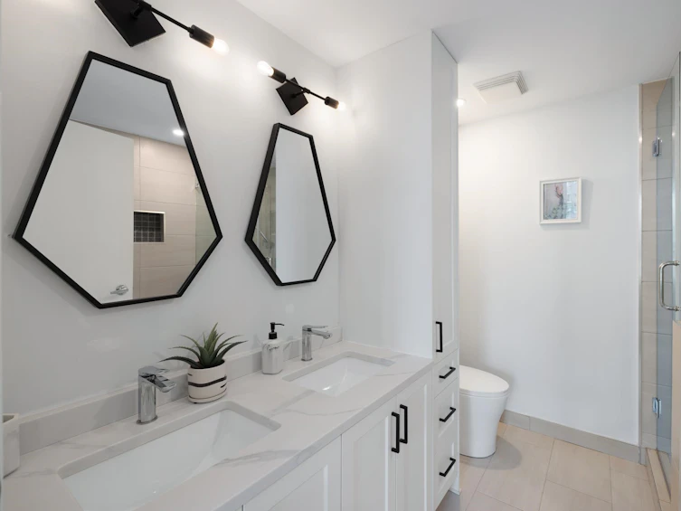 1601-188 East Esplanade Avenue, North Vancouver, BC, V7L 4Y1 - 23