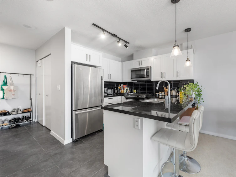 1706-2133 Douglas Road, Burnaby, BC, V5C 0E9 - 5