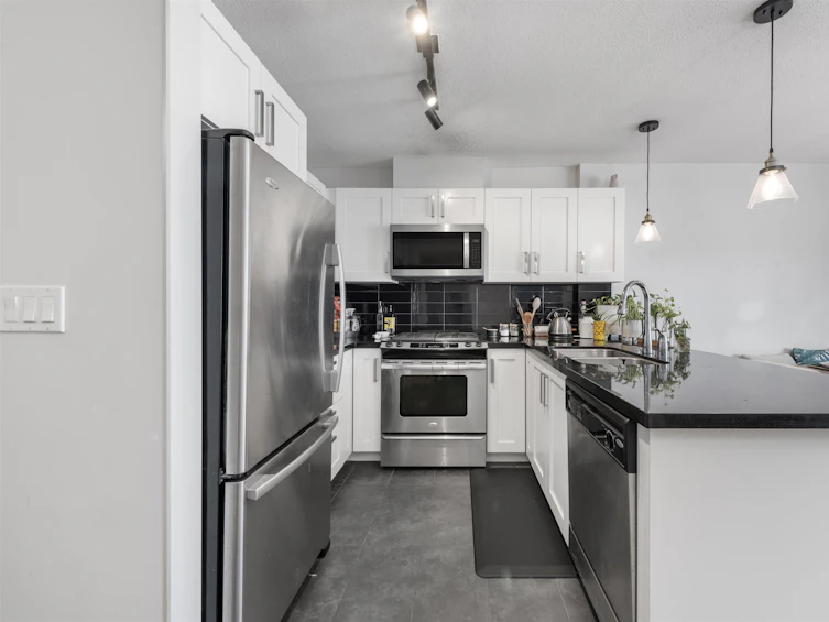 1706-2133 Douglas Road, Burnaby, BC, V5C 0E9 - 6