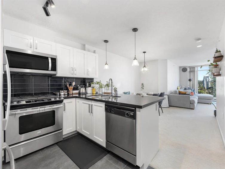 1706-2133 Douglas Road, Burnaby, BC, V5C 0E9 - 7
