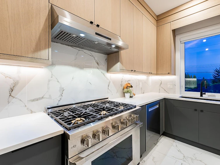 6050 Buchanan Street, Burnaby, BC, V5B 2S2 - 18
