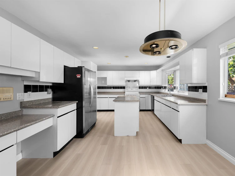 22551 Mclean Avenue, Richmond, BC, V6V 2P7 - 6
