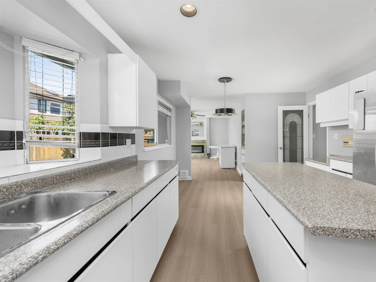 22551 Mclean Avenue, Richmond, BC, V6V 2P7 - 10