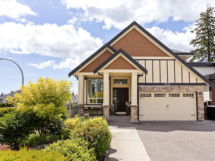 6051 181a Street, Surrey, BC, V3S 4M1