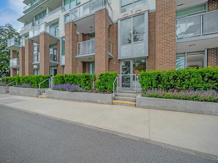 103-15165 Thrift Avenue, Surrey, BC, V4B 0C1