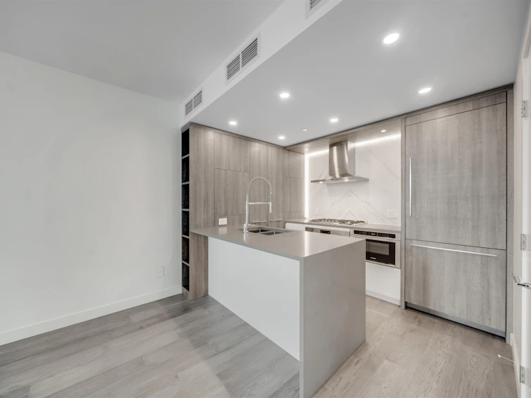 103-15165 Thrift Avenue, Surrey, BC, V4B 0C1 - 6