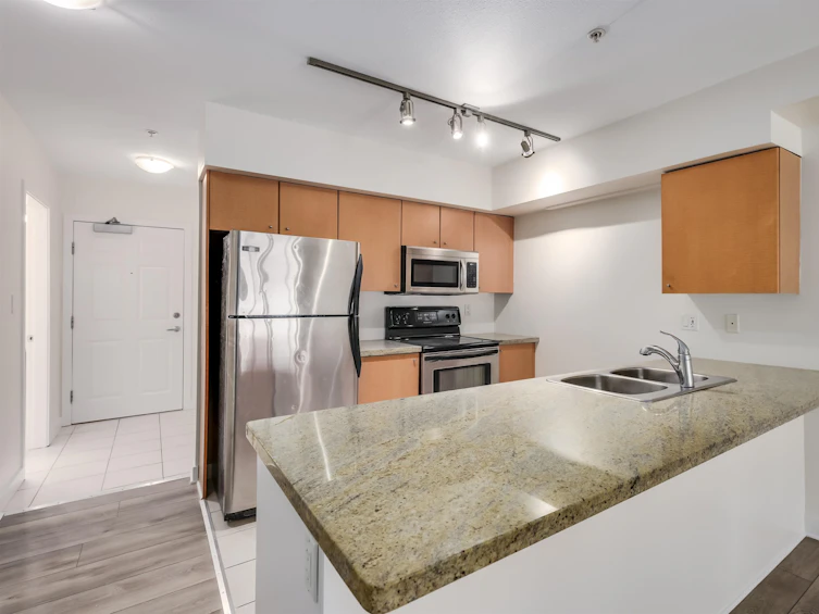 210-702 East King Edward Avenue, Vancouver, BC, V5V 0A9 - 2