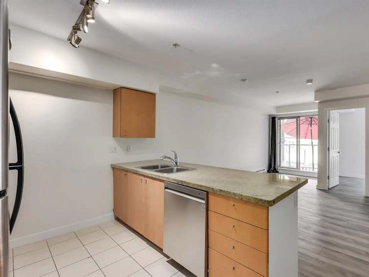 210-702 East King Edward Avenue, Vancouver, BC, V5V 0A9 - 4