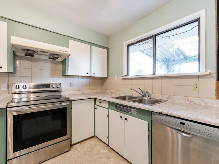 3471 Dieppe Drive, Vancouver, BC, V5M 4C8 - 8