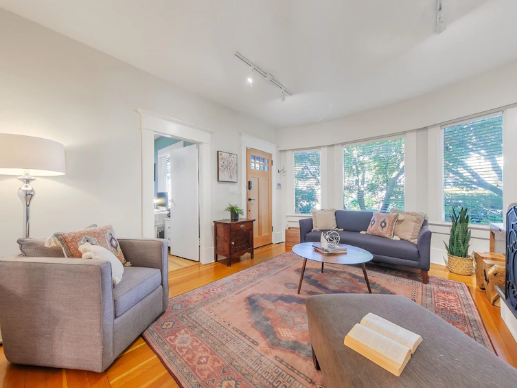 5041 St. Catherines Street, Vancouver, BC, V5W 3E9 - 3
