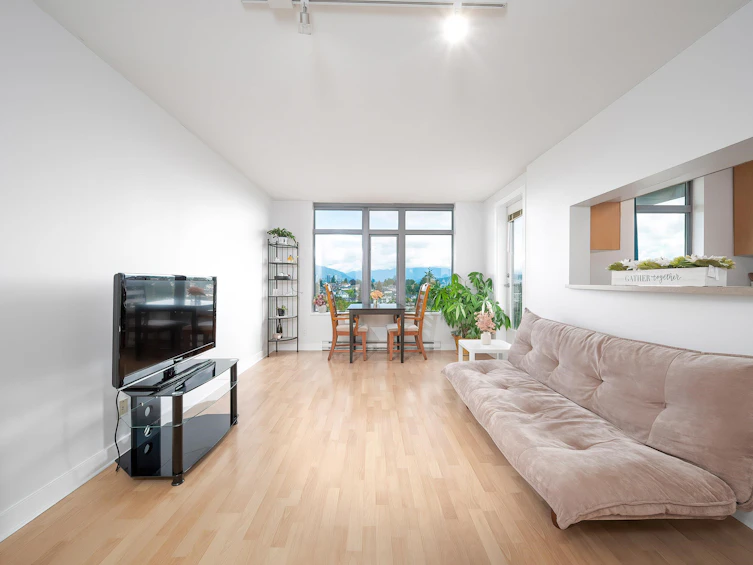 1407-3660 Vanness Avenue, Vancouver, BC, V5R 6H8 - 2