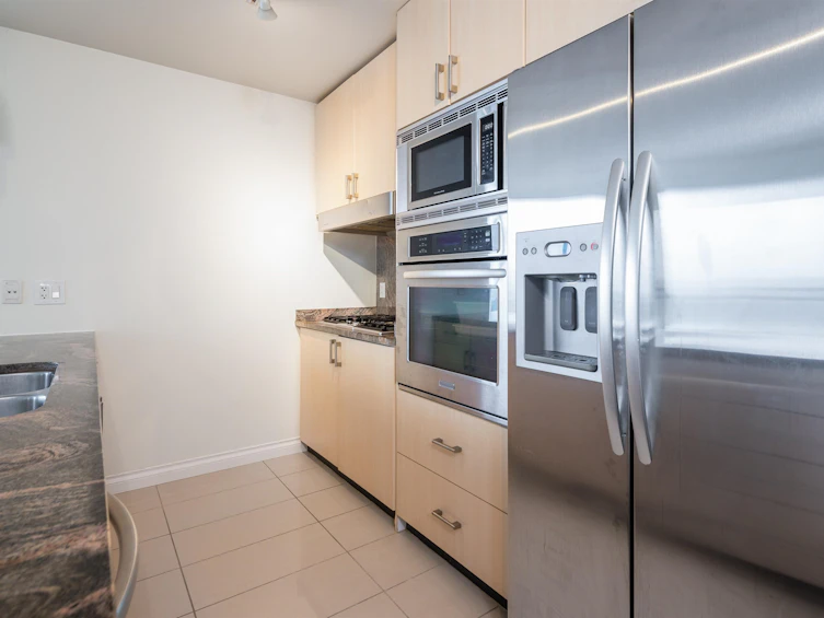 2404-1211 Melville Street, Vancouver, BC, V6E 0A7 - 9