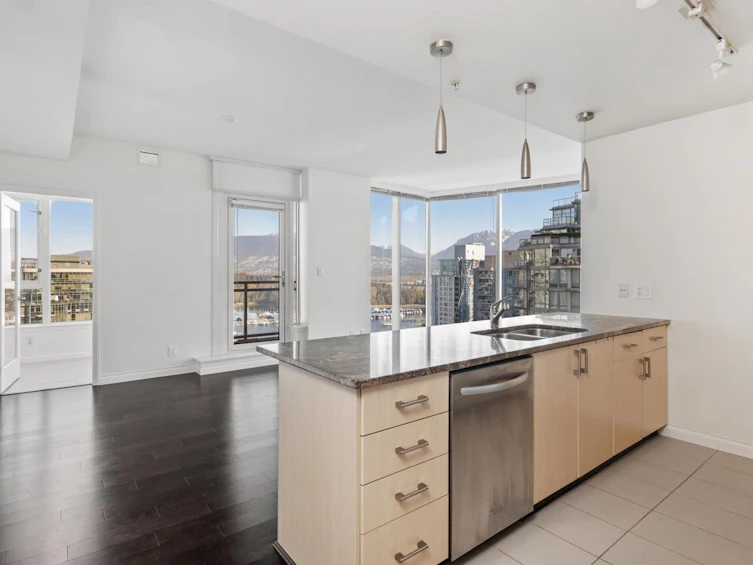 2404-1211 Melville Street, Vancouver, BC, V6E 0A7 - 10
