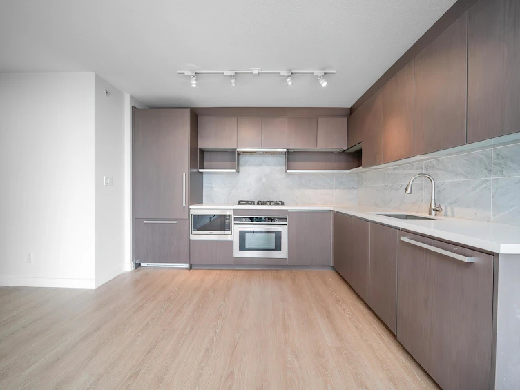 4210-13696 100 Avenue, Surrey, BC, V3T 0L5 - 4