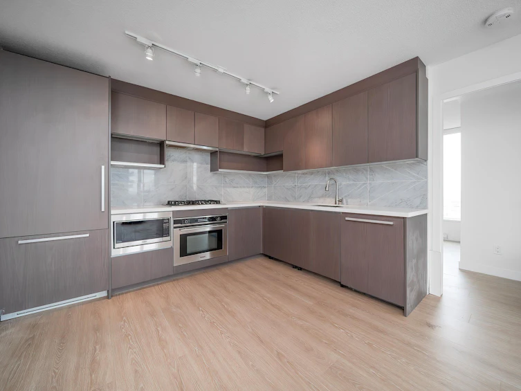4210-13696 100 Avenue, Surrey, BC, V3T 0L5 - 5