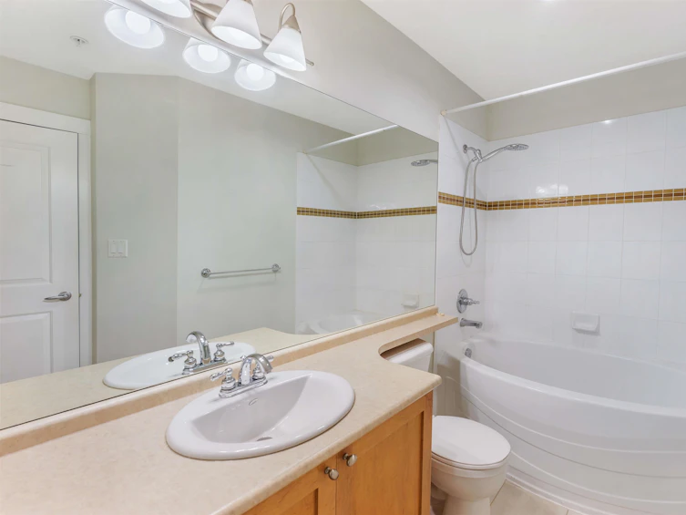 320-2280 Wesbrook Mall, Vancouver, BC, V6T 2K3 - 9