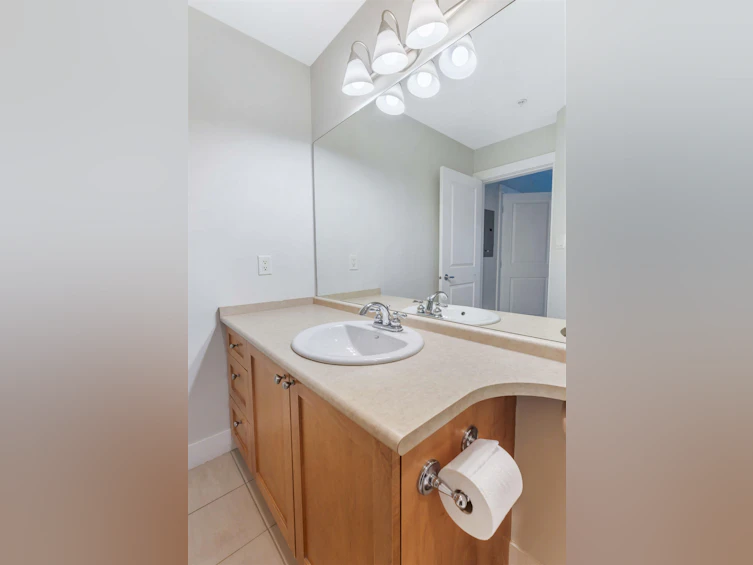 320-2280 Wesbrook Mall, Vancouver, BC, V6T 2K3 - 10