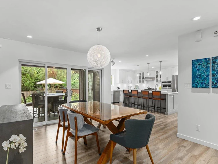 5664 Marine Drive, West Vancouver, BC, V7W 2R6 - 2