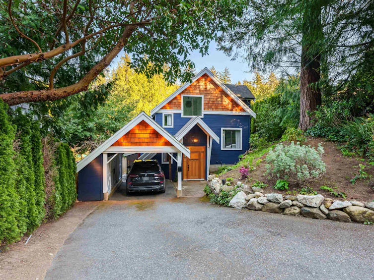 6810 Hycroft Road, West Vancouver, BC, V7W 2K8