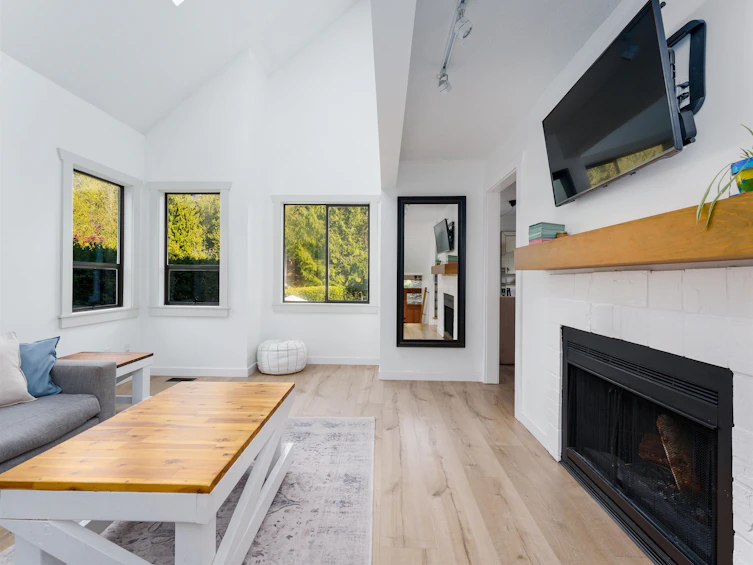 6810 Hycroft Road, West Vancouver, BC, V7W 2K8 - 2