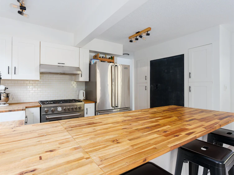 6810 Hycroft Road, West Vancouver, BC, V7W 2K8 - 6