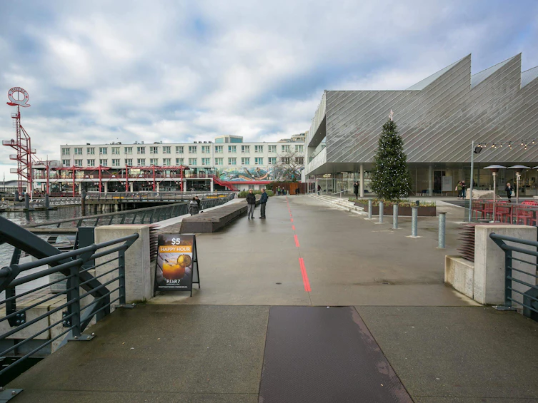 105-175 Victory Ship Way, North Vancouver, BC, V7L 0G1 - 34