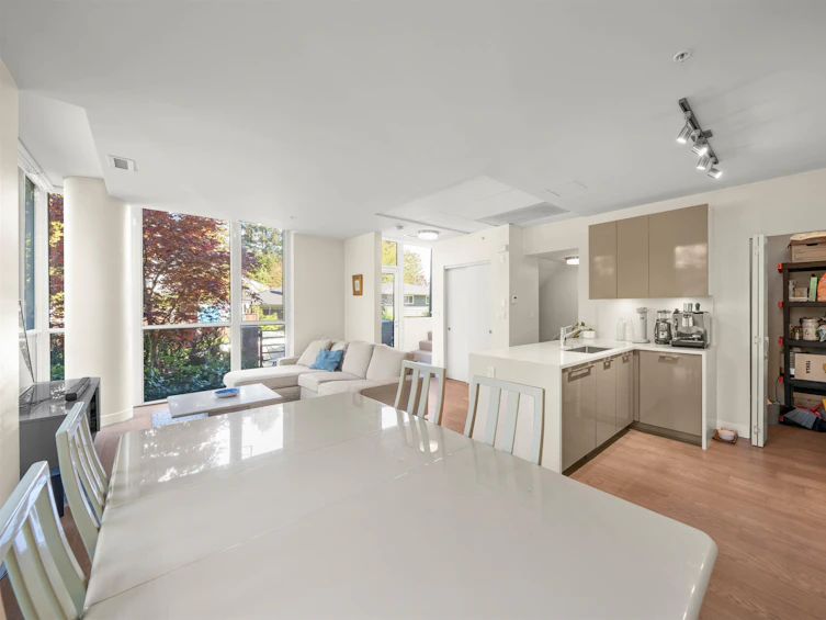 488 West 28th Avenue, Vancouver, BC, V5Y 0M2 - 9