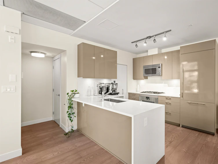 488 West 28th Avenue, Vancouver, BC, V5Y 0M2 - 10